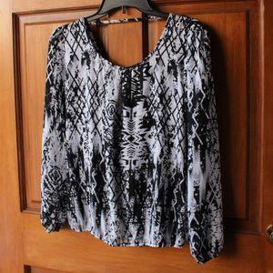 NWOT Flowy B&W Top
